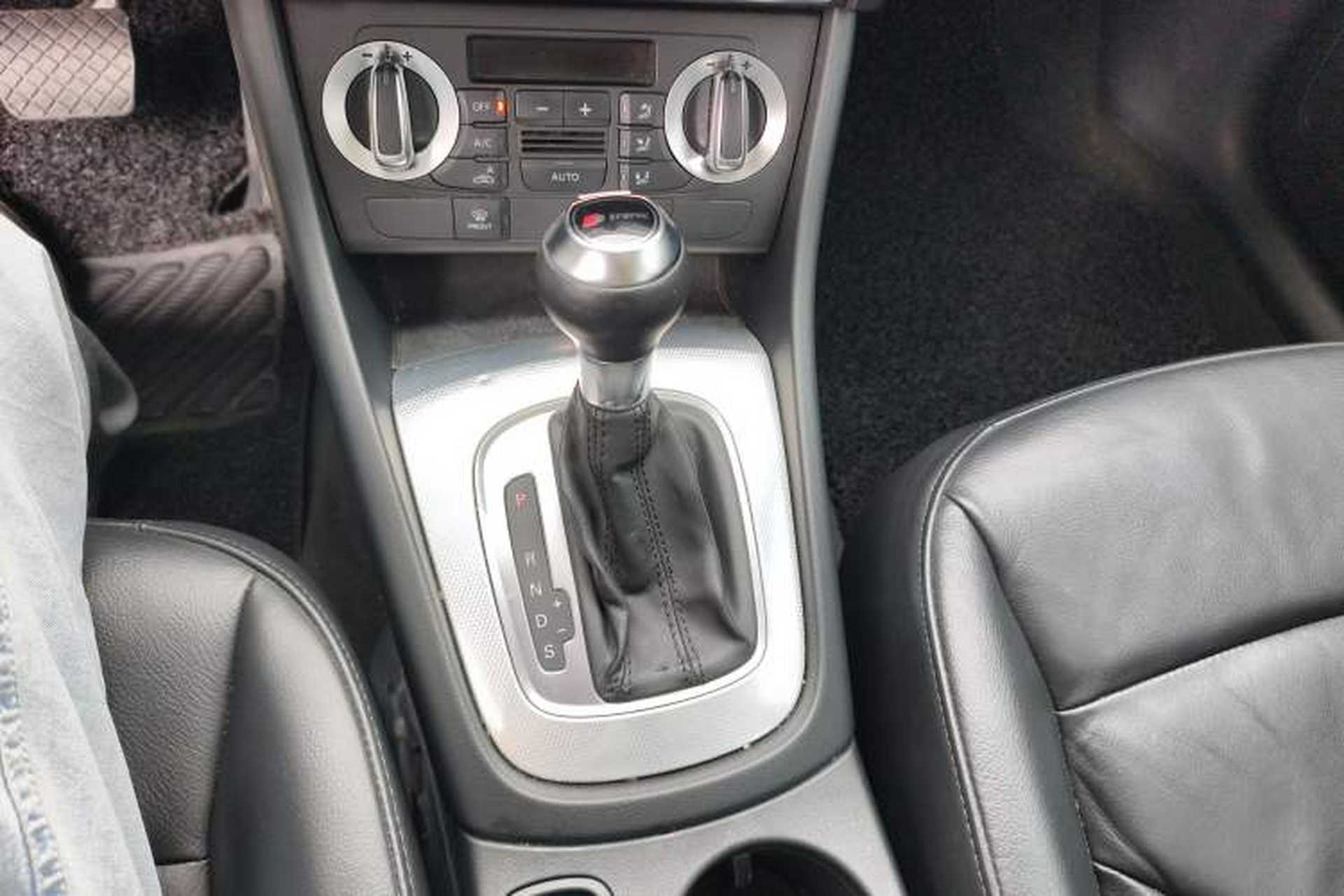 Used Audi Q3 2013 35 TFSI Ambition Edition Gear Lever