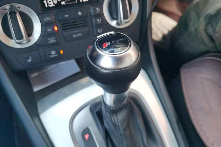 Used Audi Q3 2013 35 TFSI quattro Technology Edition Gear Lever