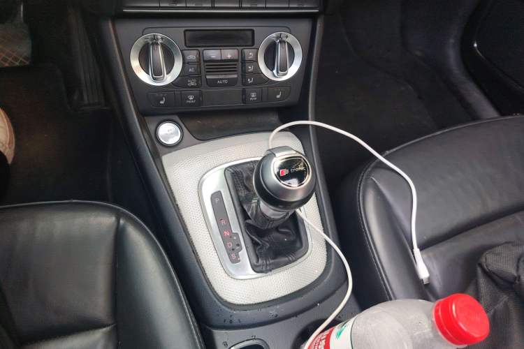 Used Audi Q3 2013 40 TFSI quattro Luxury Model Gear Lever