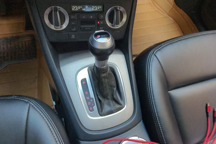 Used Audi Q3 2013 35 TFSI Ambition Edition Gear Lever