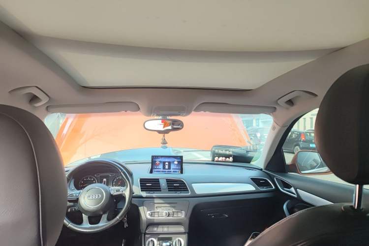 Used Audi Q3 2013 35 TFSI Comfort Model Headliner