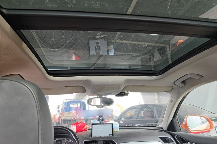 Used Audi Q3 2013 35 TFSI Comfort Model Headliner