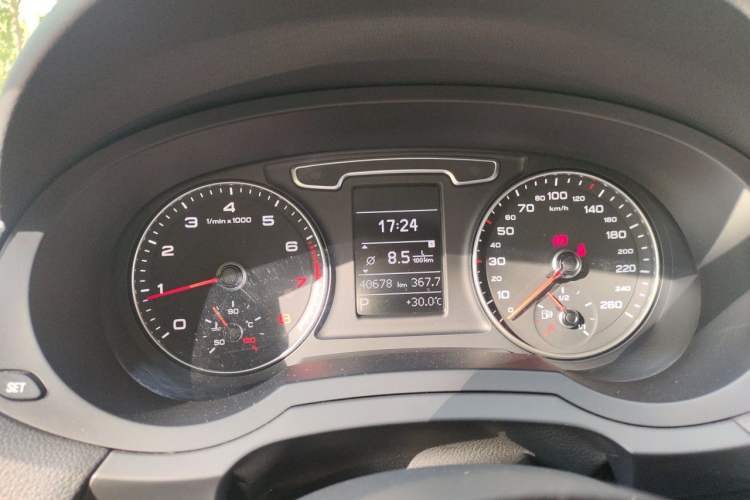 Used Audi Q3 2013 35 TFSI Comfort Model Instrument Cluster