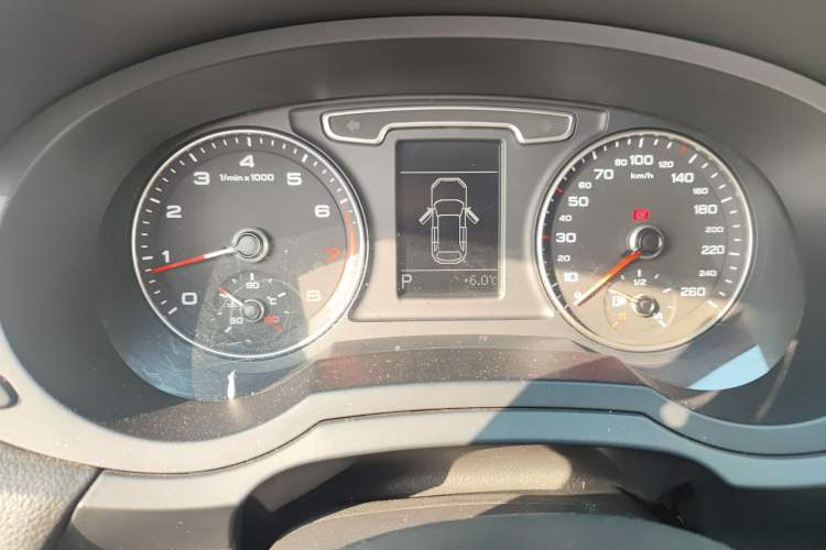 Used Audi Q3 2013 35 TFSI Comfort Model Instrument Cluster