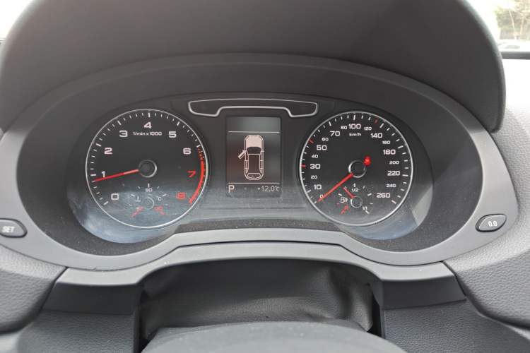 Used Audi Q3 2013 35 TFSI Comfort Model Instrument Cluster