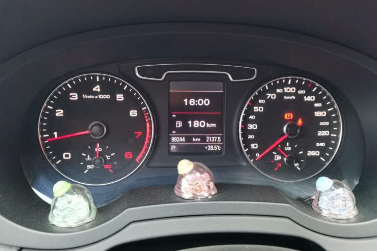 Used Audi Q3 2013 35 TFSI quattro Technology Edition Instrument Cluster
