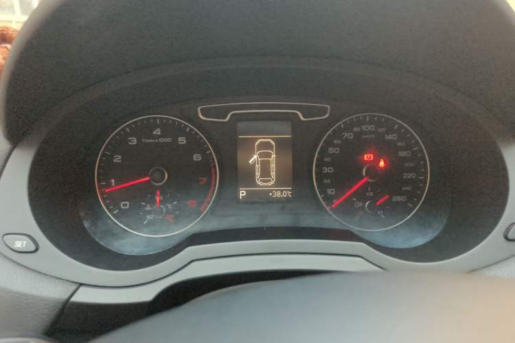 Used Audi Q3 2013 35 TFSI Ambition Edition Instrument Cluster