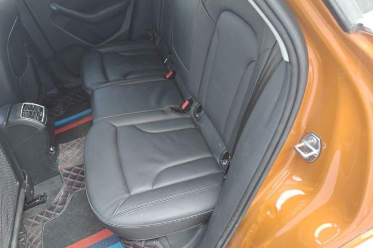 Used Audi Q3 2013 35 TFSI quattro Technology Edition Interior 4
