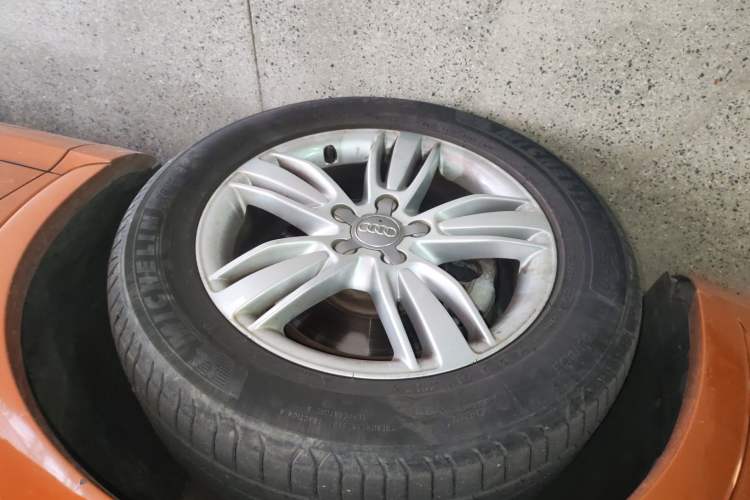 Used Audi Q3 2013 35 TFSI Comfort Model Left Front Wheel Hub