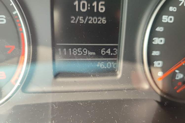 Used Audi Q3 2013 35 TFSI Comfort Model Odometer Close Up
