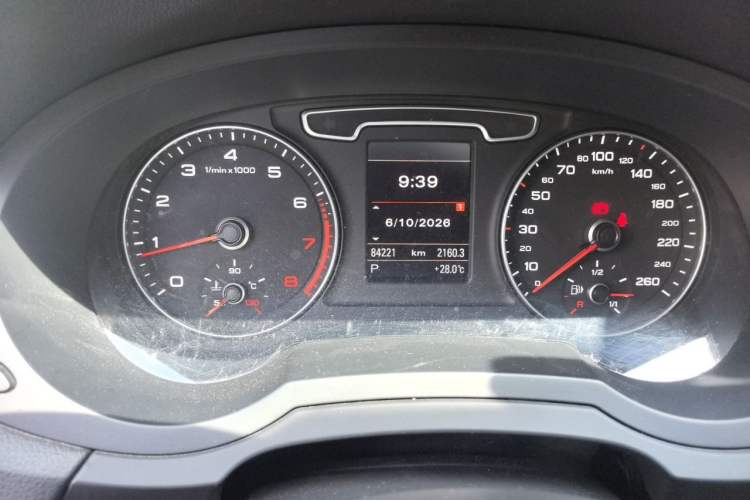 Used Audi Q3 2013 35 TFSI quattro Technology Edition Odometer Close Up