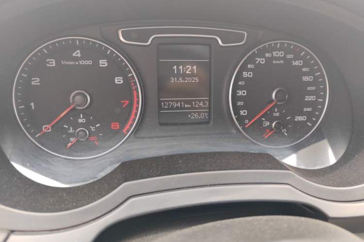 Used Audi Q3 2013 35 TFSI Ambition Edition Odometer Close Up