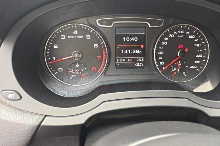 Used Audi Q3 2013 35 TFSI quattro Technology Edition Odometer Close Up