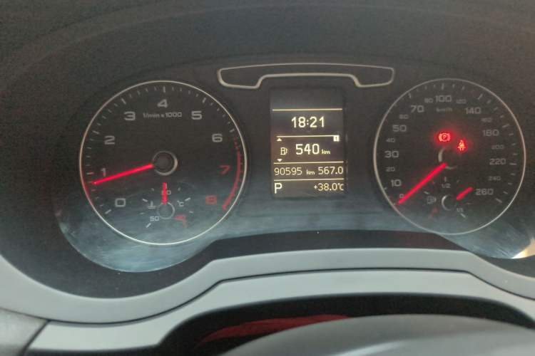 Used Audi Q3 2013 35 TFSI Ambition Edition Odometer Close Up