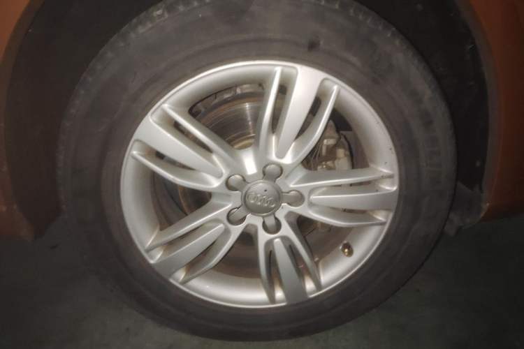 Used Audi Q3 2013 35 TFSI quattro Comfort Model Right Front Wheel Hub