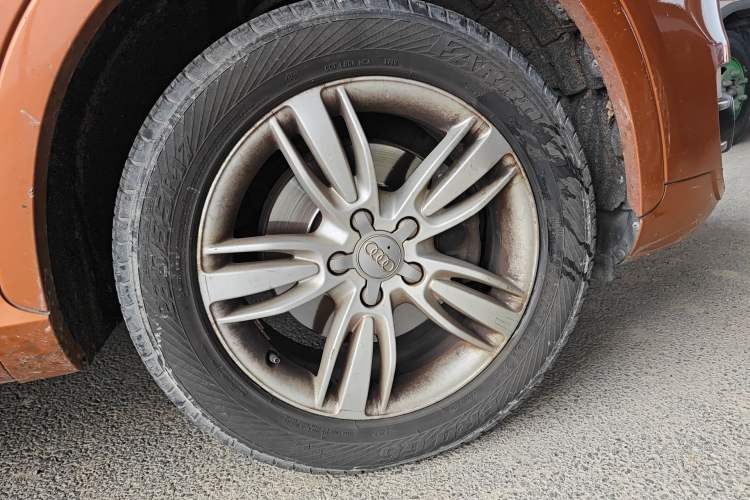 Used Audi Q3 2013 35 TFSI Comfort Model Right Front Wheel Hub