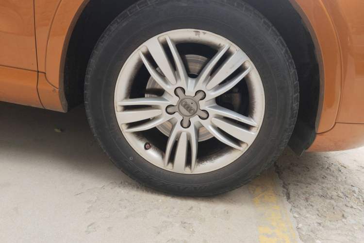 Used Audi Q3 2013 35 TFSI quattro Technology Edition Right Front Wheel Hub