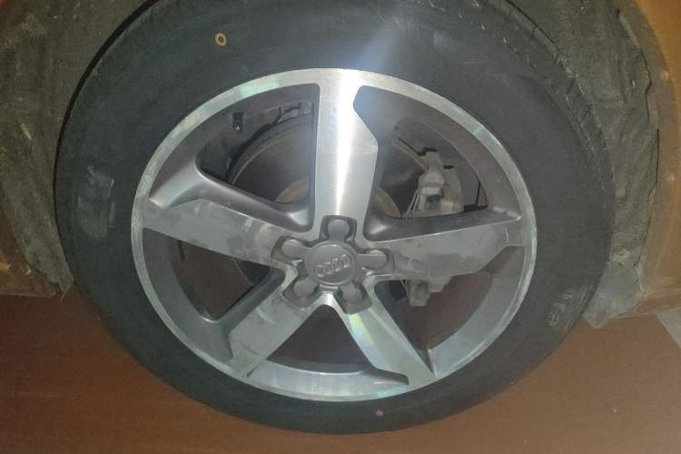 Used Audi Q3 2013 35 TFSI quattro Technology Edition Right Front Wheel Hub