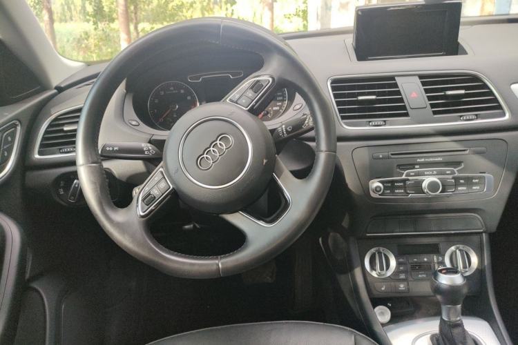 Used Audi Q3 2013 35 TFSI Comfort Model Steering Wheel