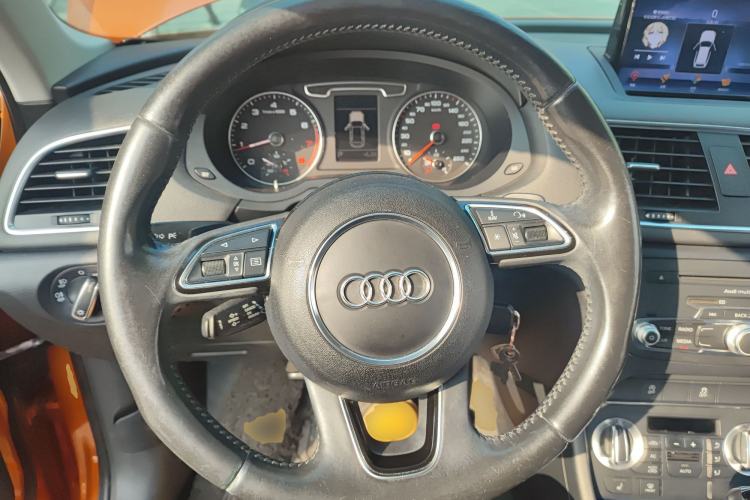 Used Audi Q3 2013 35 TFSI Comfort Model Steering Wheel