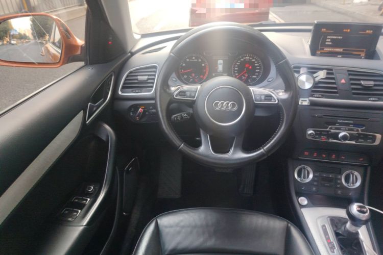 Used Audi Q3 2013 40 TFSI quattro Luxury Model Steering Wheel