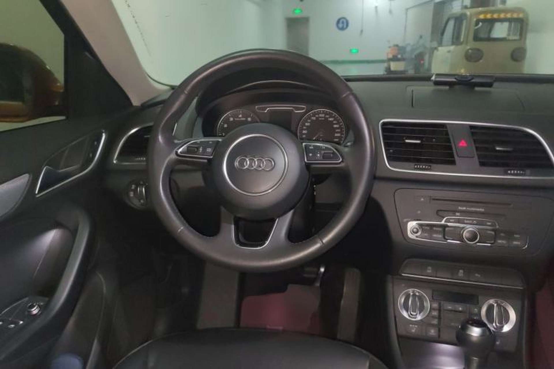 Used Audi Q3 2013 35 TFSI Ambition Edition Steering Wheel