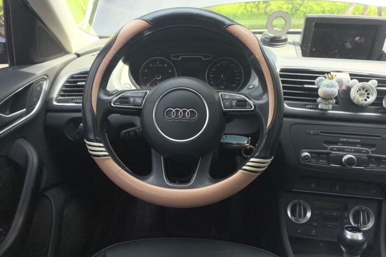 Used Audi Q3 2013 35 TFSI quattro Technology Edition Steering Wheel