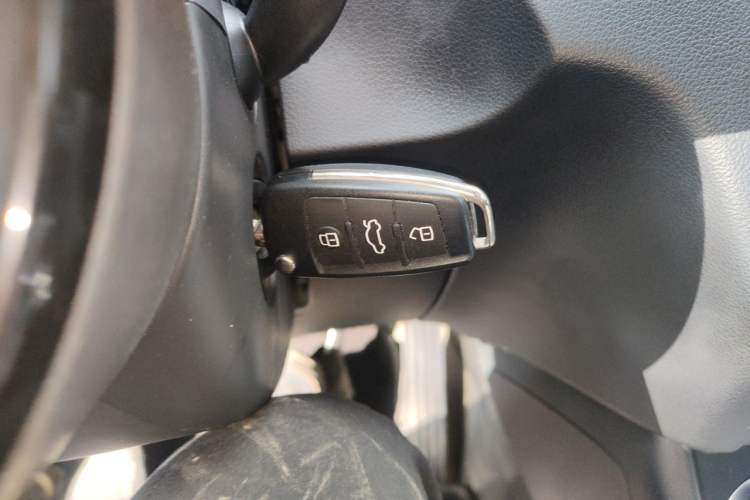 Used Audi Q3 2013 35 TFSI Comfort Model Vehicle Key
