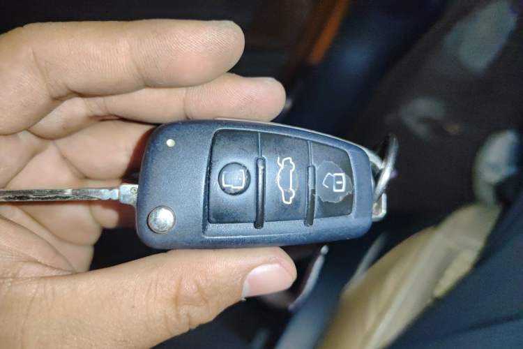 Used Audi Q3 2013 35 TFSI Comfort Model Vehicle Key