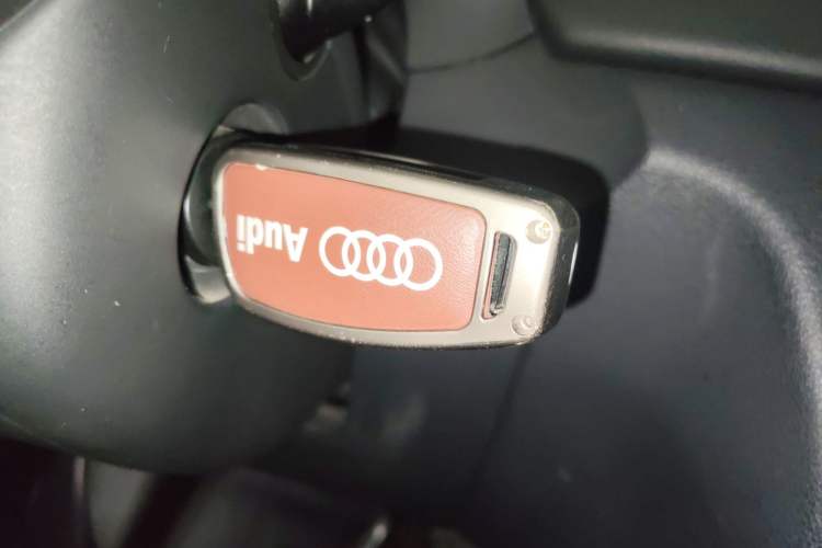 Used Audi Q3 2013 35 TFSI Comfort Model Vehicle Key