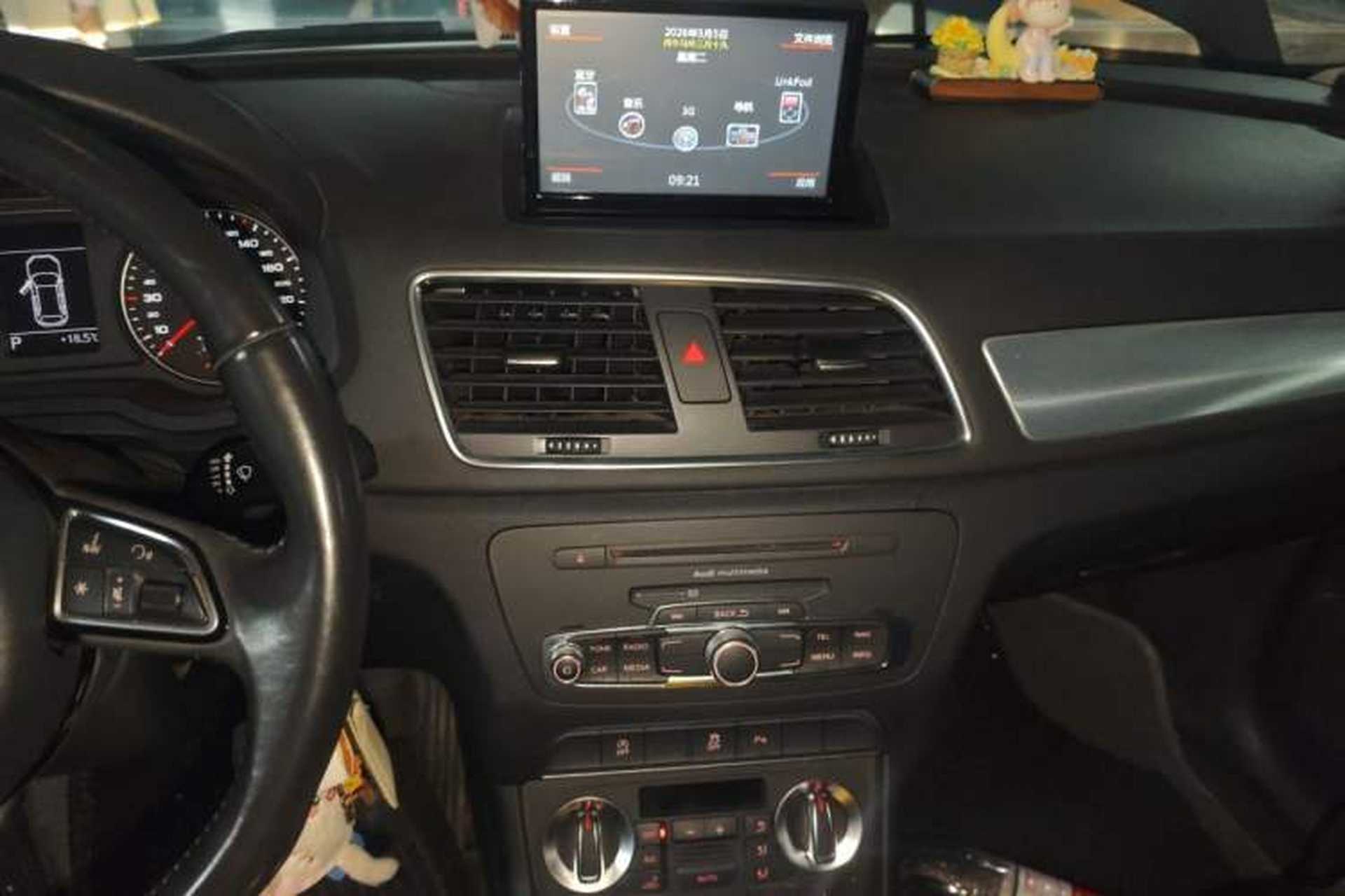 Used Audi Q3 2013 35 TFSI Comfort Model Audio And AC Panel