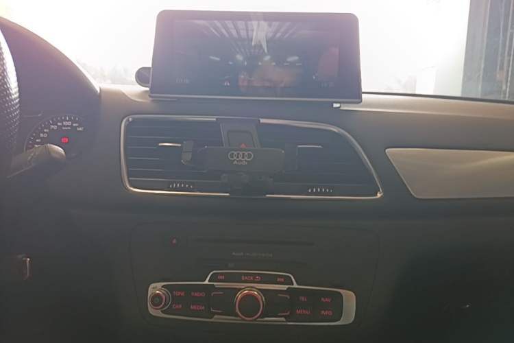 Used Audi Q3 2013 35 TFSI Comfort Model Audio And AC Panel