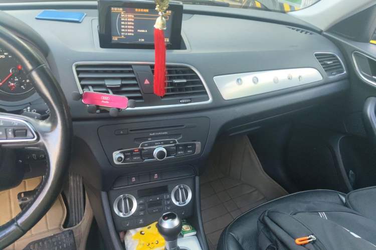 Used Audi Q3 2013 35 TFSI Comfort Model Audio And AC Panel