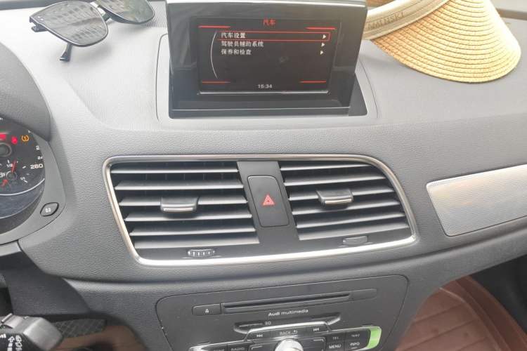 Used Audi Q3 2013 35 TFSI Comfort Model Audio And AC Panel