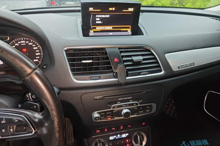 Used Audi Q3 2013 35 TFSI quattro Luxury Model Audio And AC Panel
