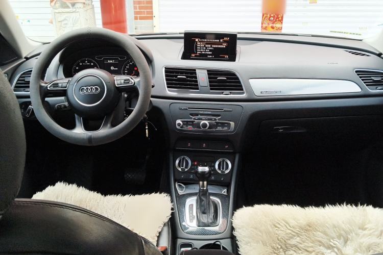 Used Audi Q3 2013 35 TFSI quattro Technology Edition Center Console