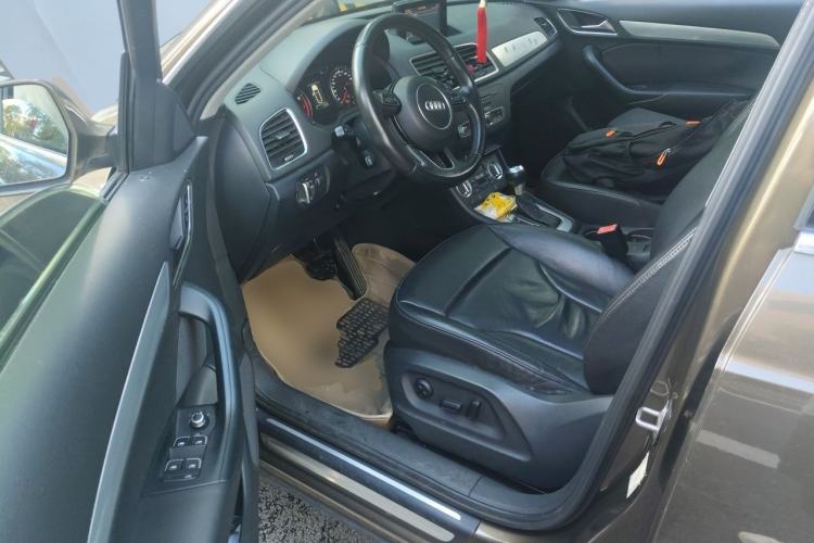 Used Audi Q3 2013 35 TFSI Comfort Model Driver Seat