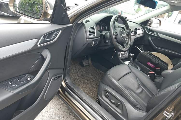 Used Audi Q3 2013 35 TFSI quattro Luxury Model Driver Seat