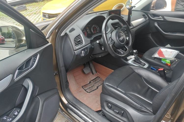 Used Audi Q3 2013 35 TFSI Comfort Model Driver Seat