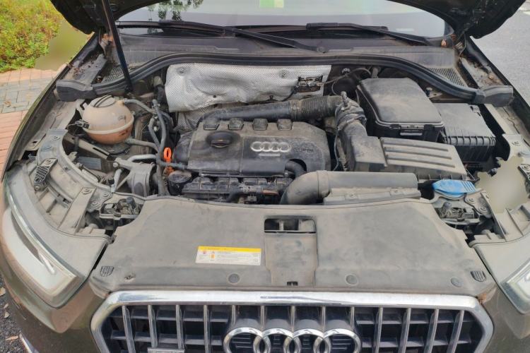 Used Audi Q3 2013 40 TFSI quattro Luxury Model Engine Bay