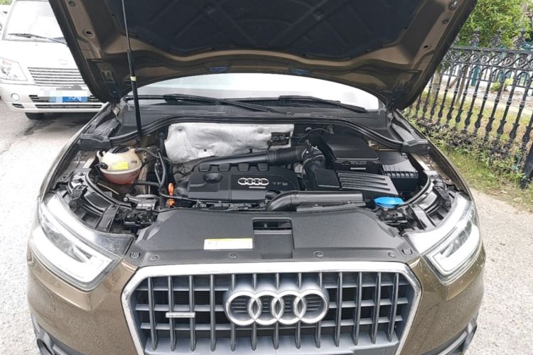 Used Audi Q3 2013 35 TFSI quattro Luxury Model Engine Bay