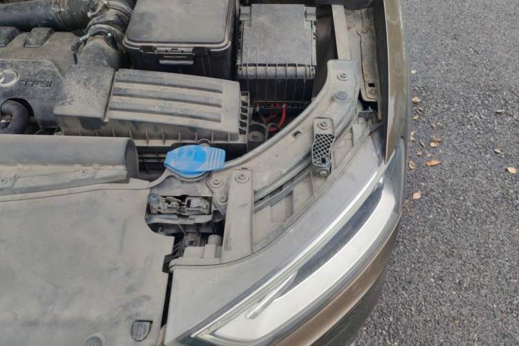 Used Audi Q3 2013 40 TFSI quattro Luxury Model Engine Bay Left