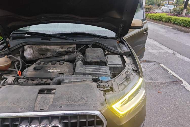 Used Audi Q3 2013 35 TFSI quattro Luxury Model Engine Bay Left