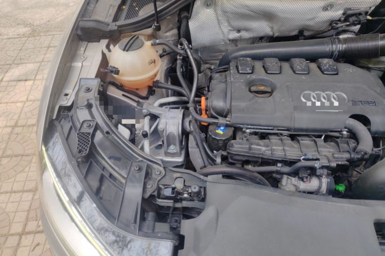 Used Audi Q3 2013 35 TFSI Comfort Model Engine Bay Right