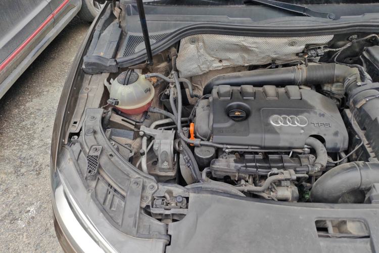 Used Audi Q3 2013 35 TFSI Comfort Model Engine Bay Right