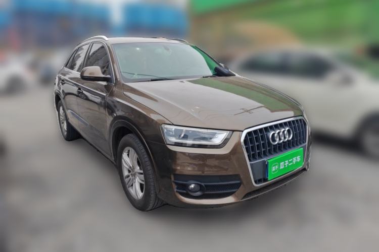 Used Audi Q3 2013 35 TFSI Comfort Model Front Right 45 Deg