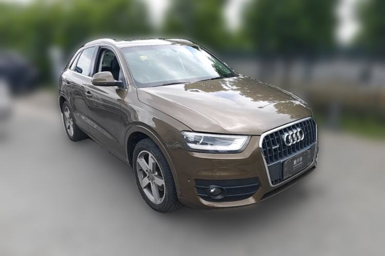 Used Audi Q3 2013 35 TFSI quattro Luxury Model Front Right 45 Deg