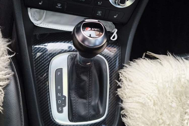 Used Audi Q3 2013 35 TFSI quattro Technology Edition Gear Lever