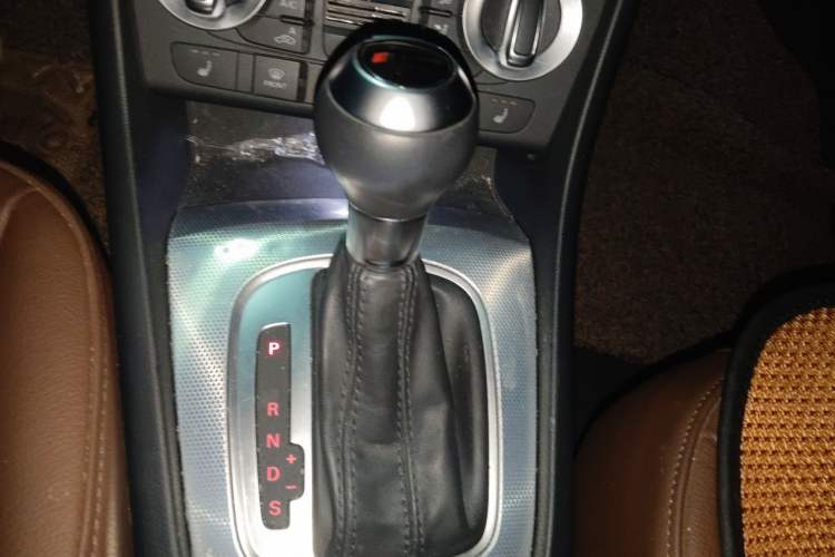 Used Audi Q3 2013 35 TFSI quattro Technology Edition Gear Lever