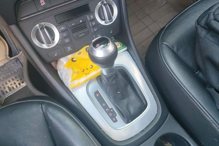 Used Audi Q3 2013 35 TFSI Comfort Model Gear Lever